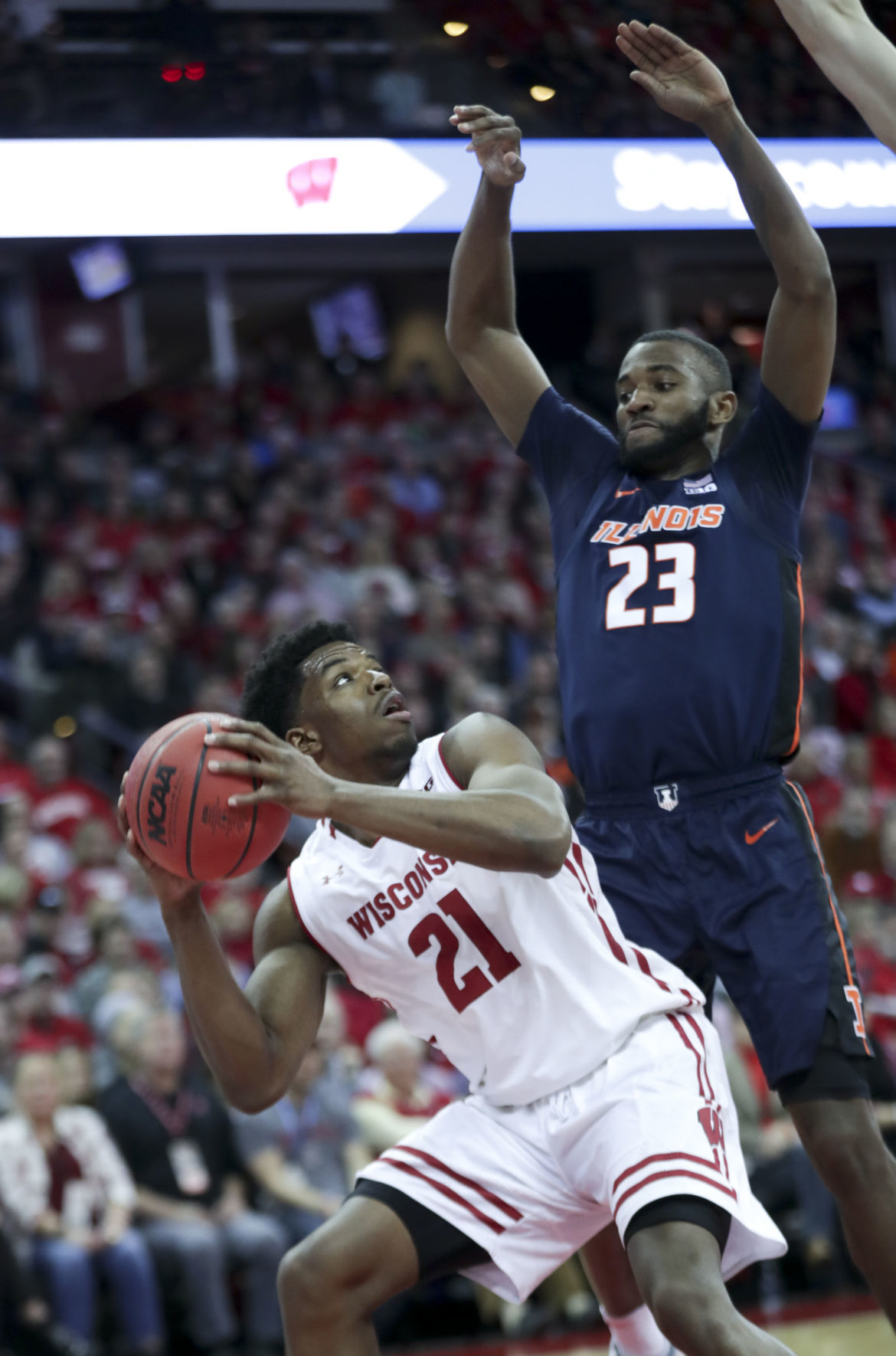Badgers 64, Fighting Illini 58